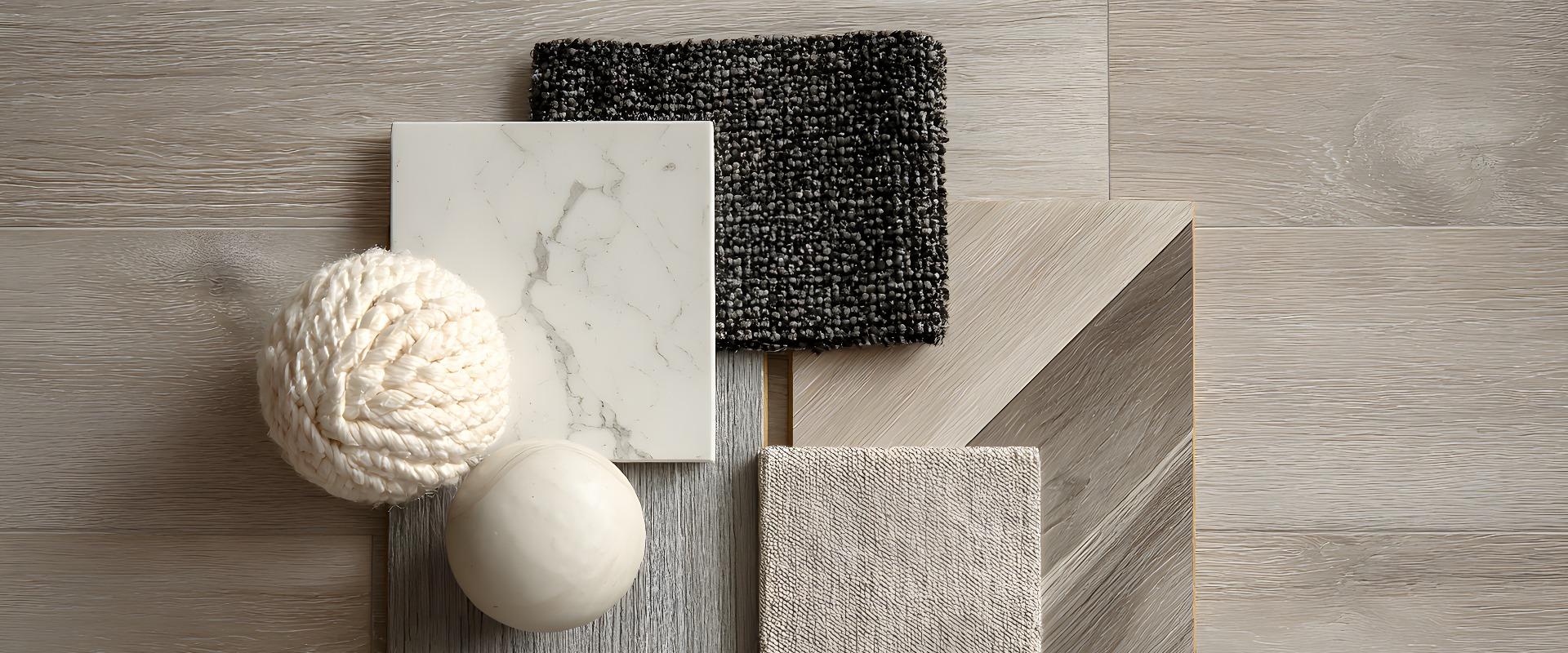 Vinyl-Bodenbelagsmuster mit anspruchsvollen Designs für moderne Innenräume.